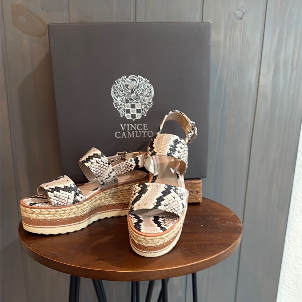 Vince Camuto Cream and Black Platform Sandals